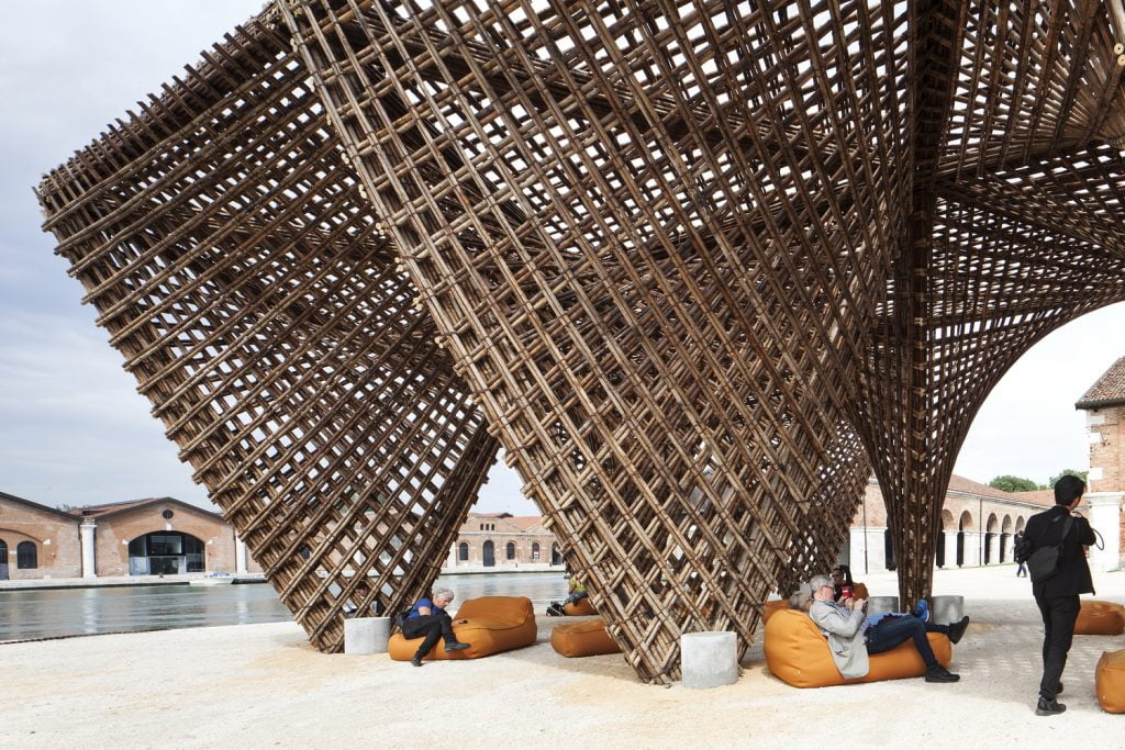 BAMBOO STALACTITE | VENICE, ITALY
VTN Architects | Urban Design Freespace, a community space, shared equally by everyone. bamboo as the only material. This flexibility extends beyond structures. Bamboo helps to create a space, rich in its connection with the beauty of nature, with the sun, the wind and the sea. Vietnamese and Italian architects